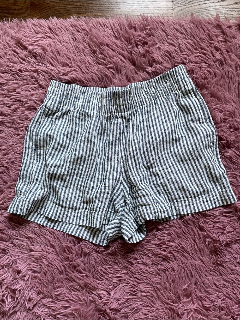 Old Navy Navy & White Striped Linen-Blend Shorts